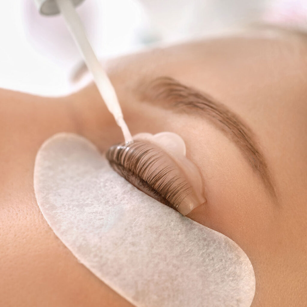 Applying Lash Lift Glue to Silicon Pad 